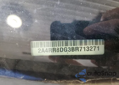 2011 Chrysler Town & Country Touring L z USA, uszkodzony, nr VIN 2A4RR8DG3BR713271